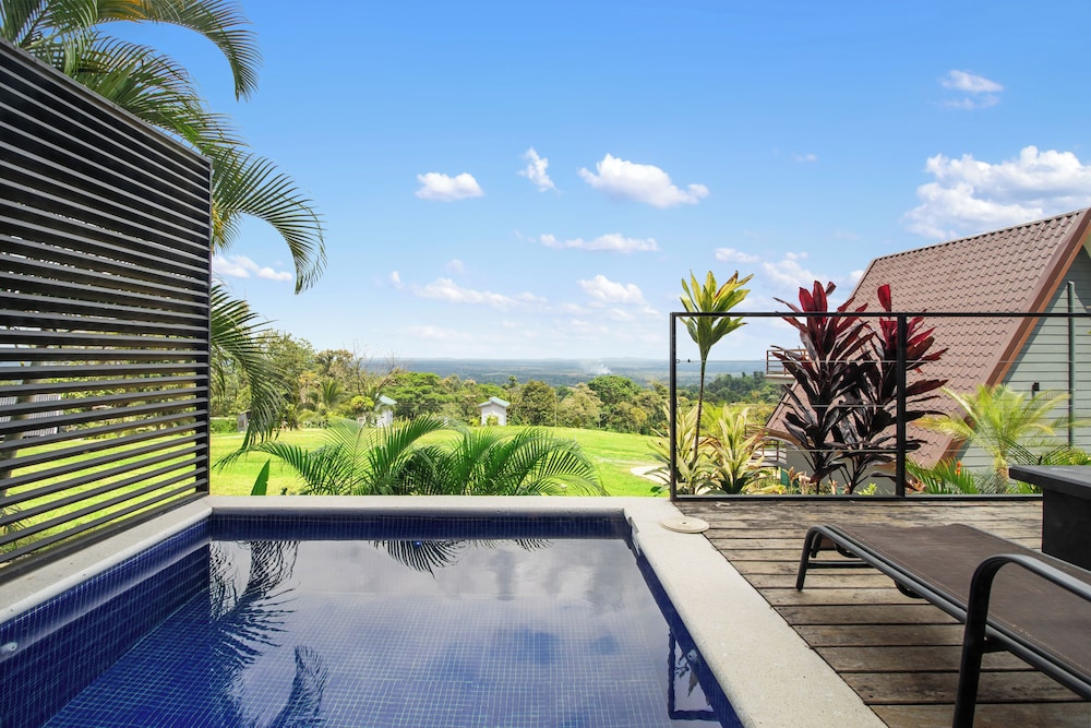 Superior Bungalow, Private Pool, Hill View