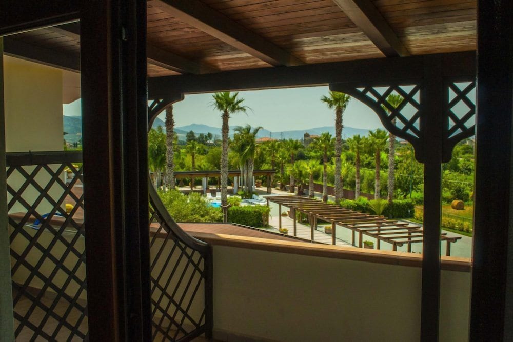 Superior Double Room, Balcony photo 2