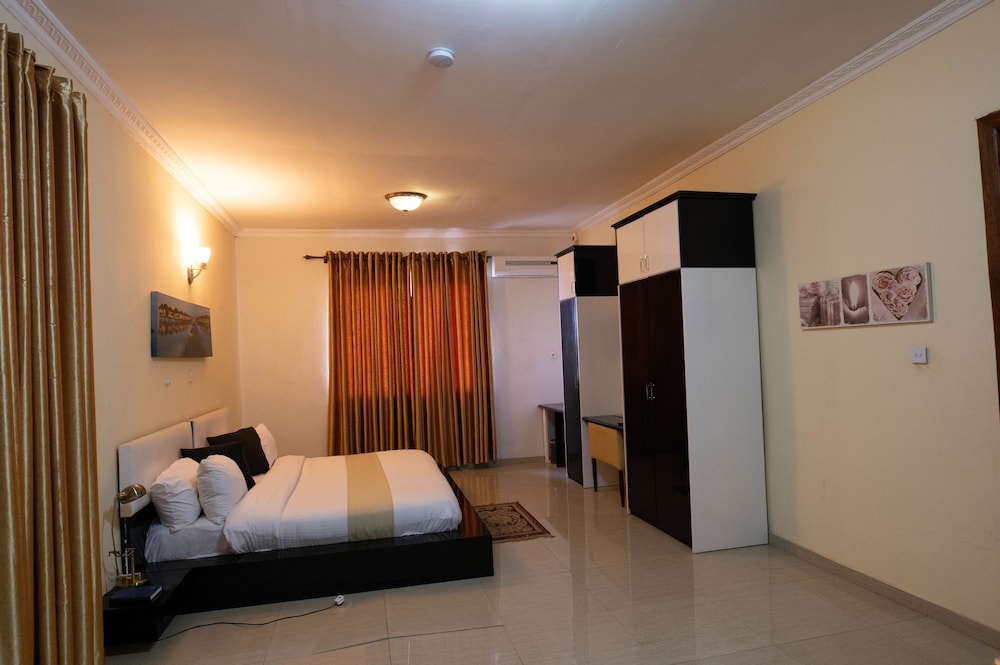 Superior Suite, City View photo 3