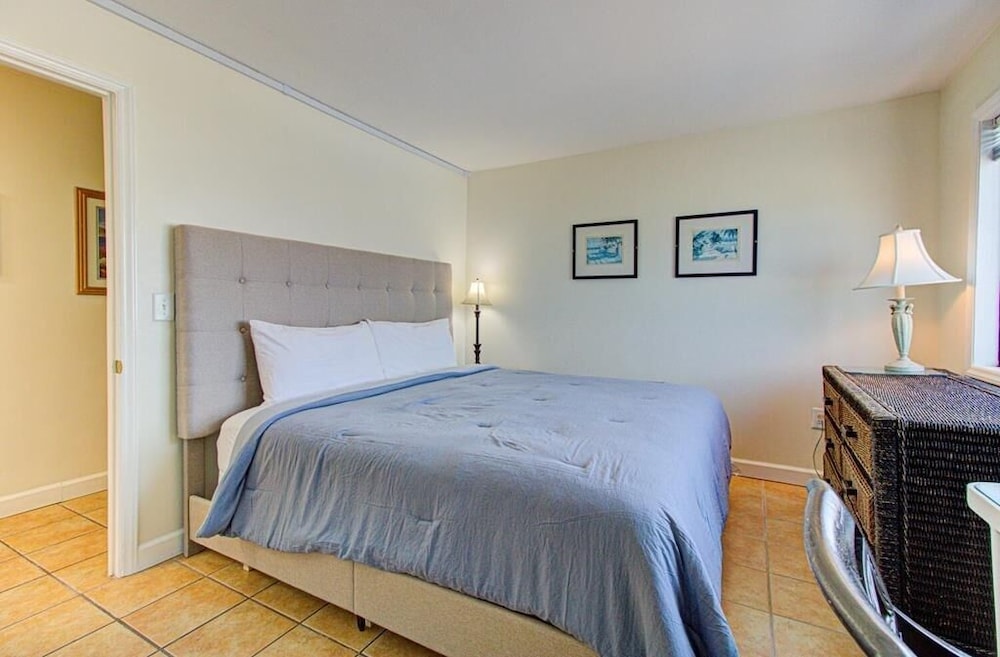 Condo, 1 Bedroom photo 2