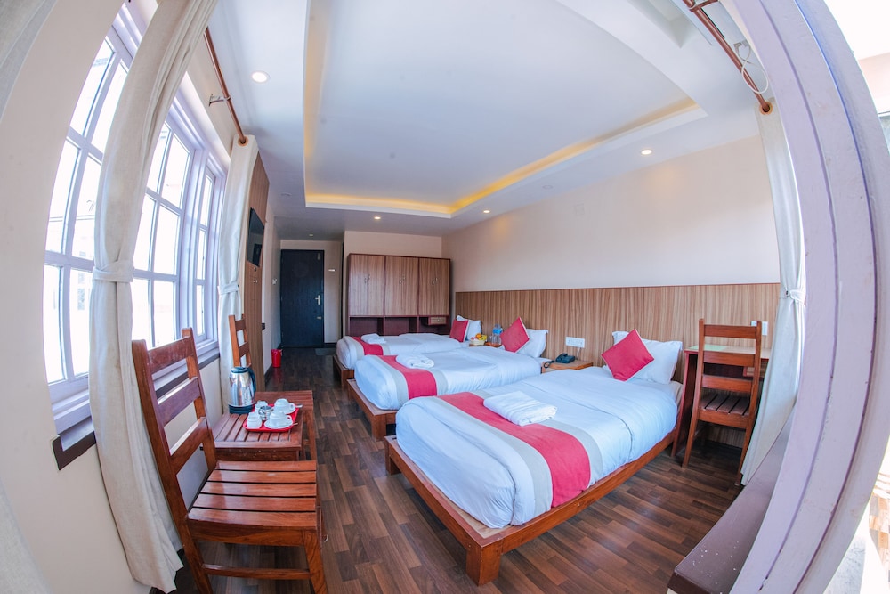 Deluxe Triple Room - Photo 9