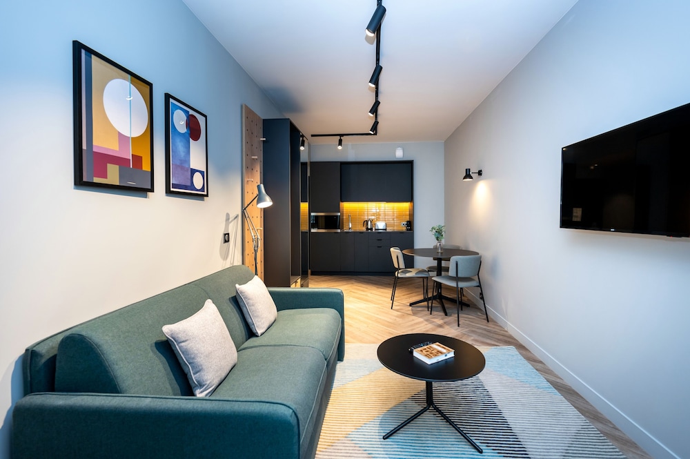 One Bedroom Apartment - Photo 12