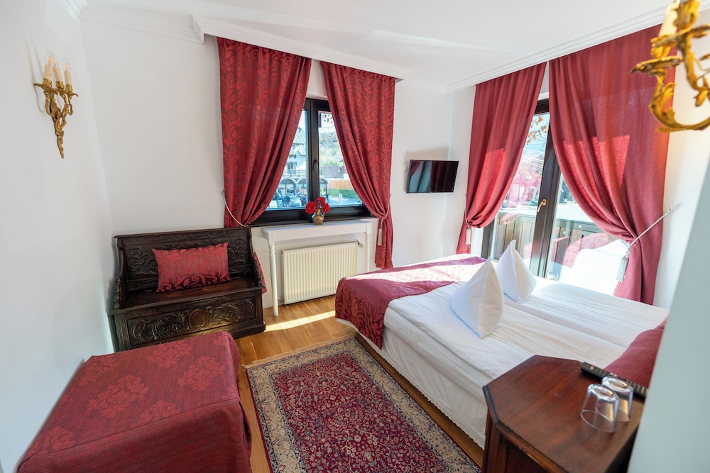 Traditional Double or Twin Room, Balcony, Mountain View