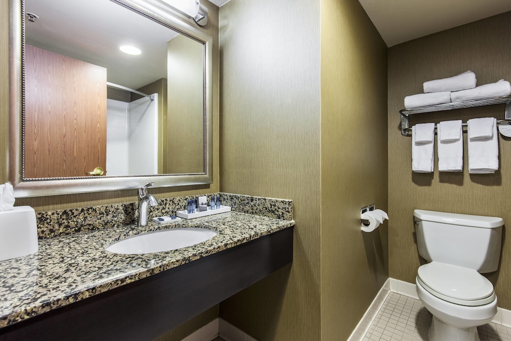 Suite, Multiple Beds, Pool View