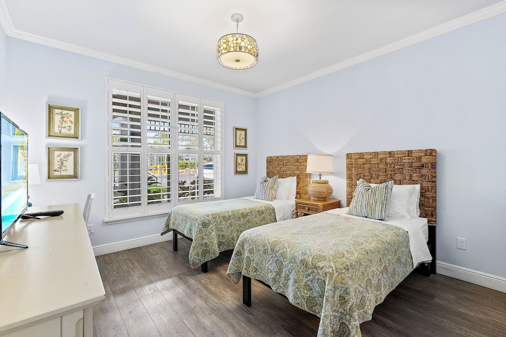 Deluxe House, 2 Bedrooms, Golf View, Lakeside photo 3