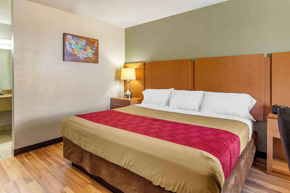 Room, 1 King Bed, Non Smoking - Photo 1