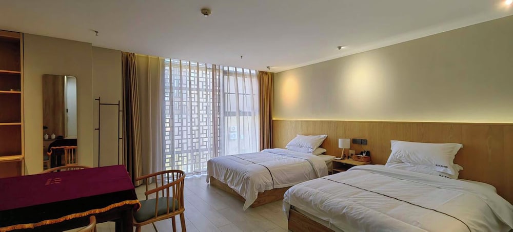 Signature Twin Room