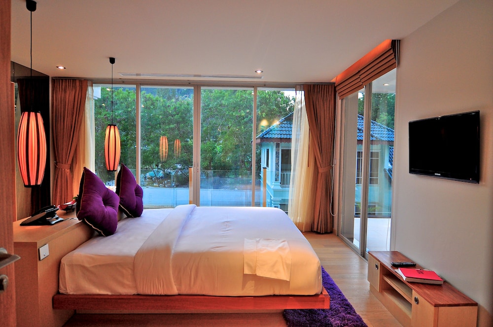 2 Bedroom Crystal Sand photo 3