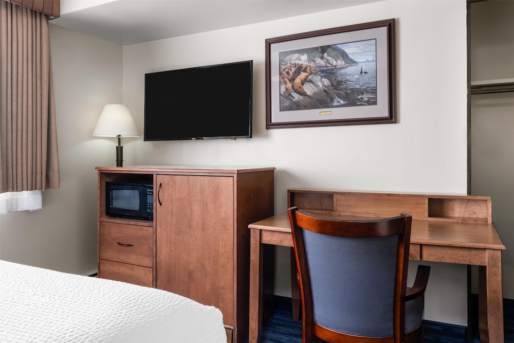 Standard Room, 1 Double Bed, Non Smoking, Refrigerator & Microwave