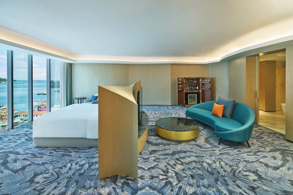 Presidential Suite, 2 Bedrooms thumbnail 6