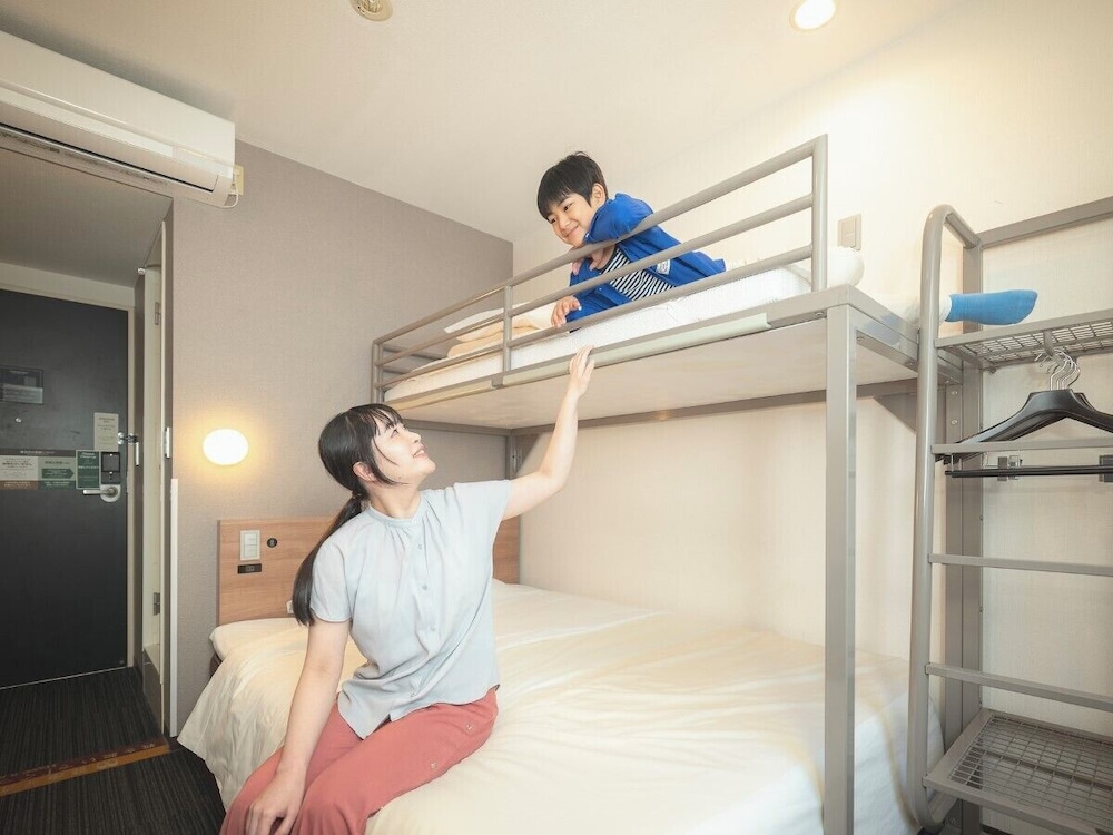 [Smoking] Room with 1 Double Bed with Loft Bed photo 3