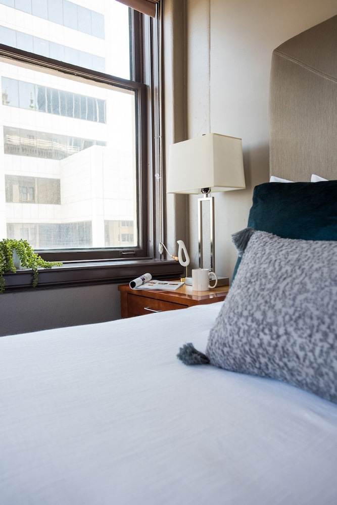 Deluxe Room, 2 Queen Beds - Photo 4