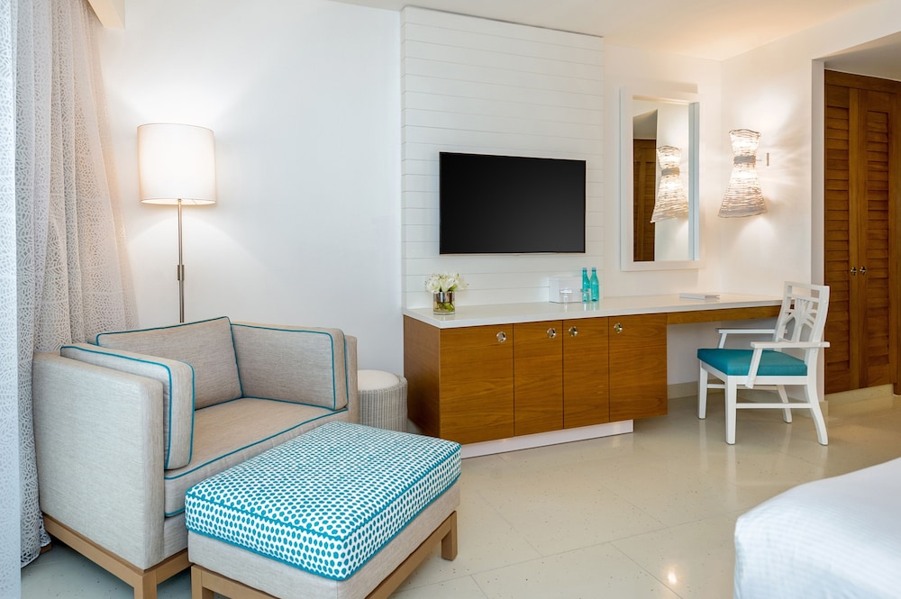 Deluxe Room, 1 Bedroom, Ocean View (residence, 1 King Bed, West Tower)