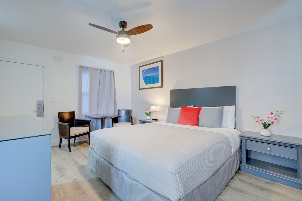 Room, 1 King Bed, Non Smoking