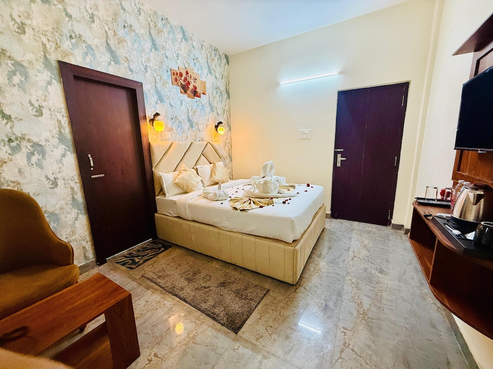 Deluxe Double Room Single Use