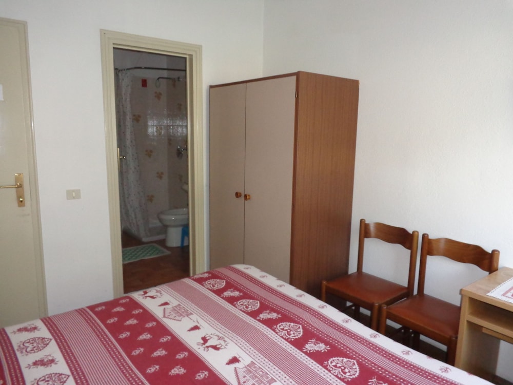 Double or Twin Room photo 3