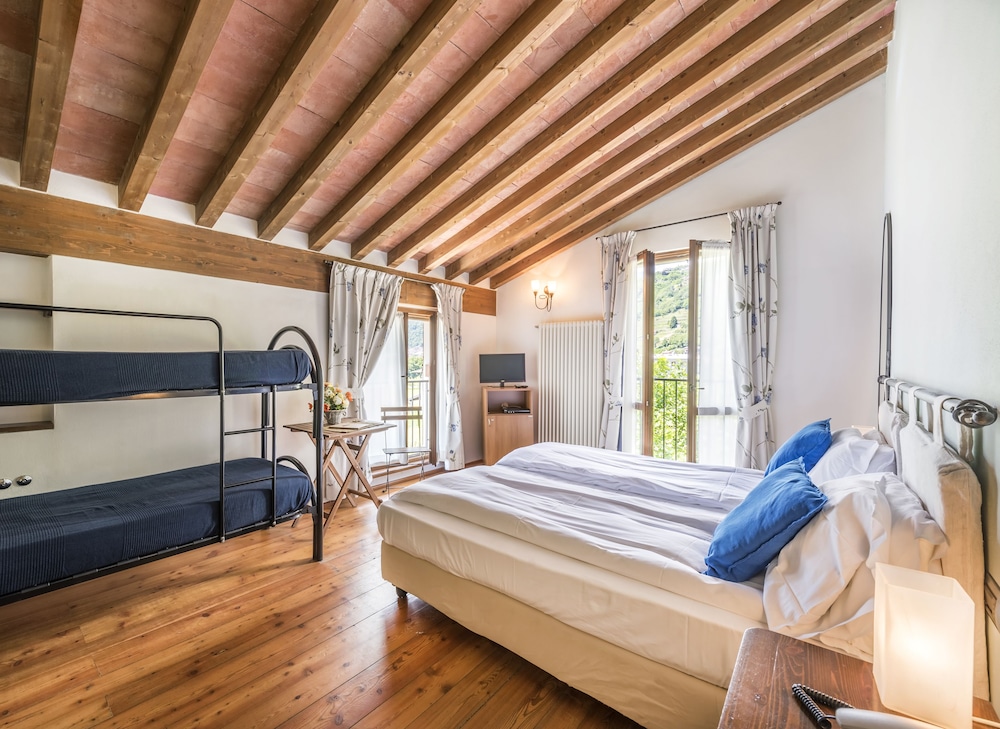 Quadruple Room photo 2