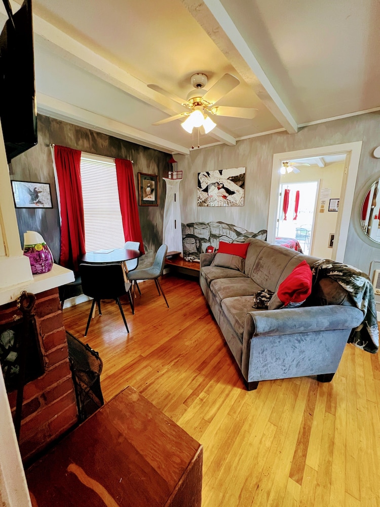 Cottage, 2 Bedrooms, Fireplace, Lake View