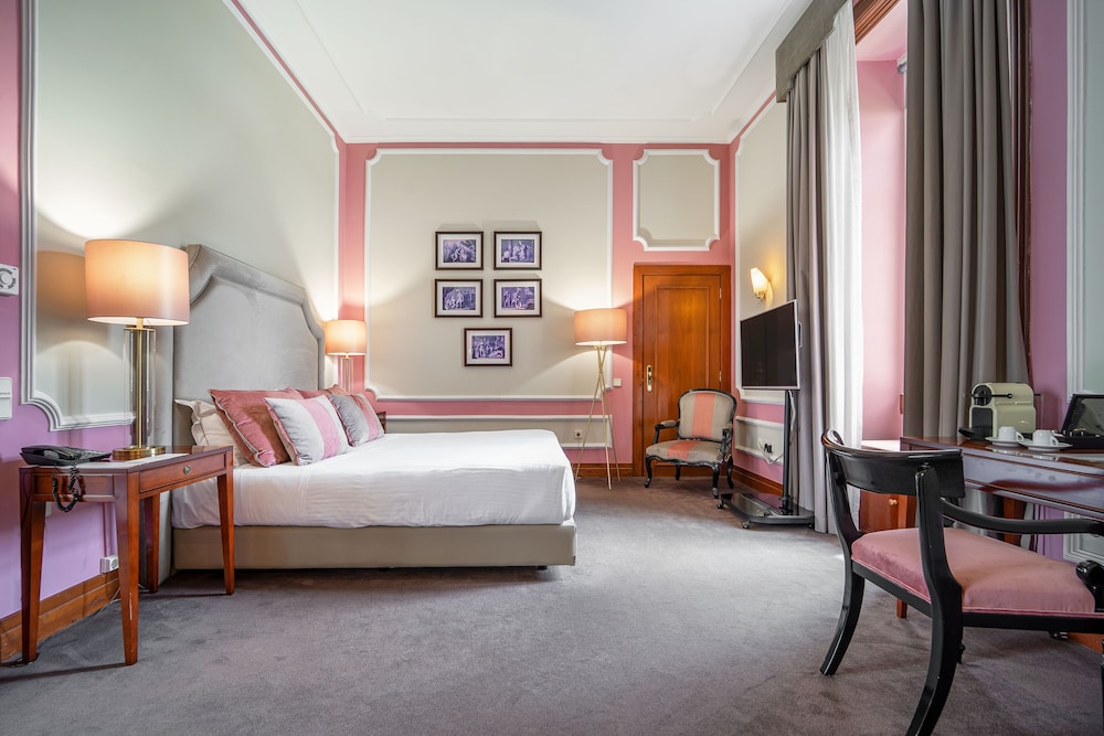 Deluxe Room - Photo 3