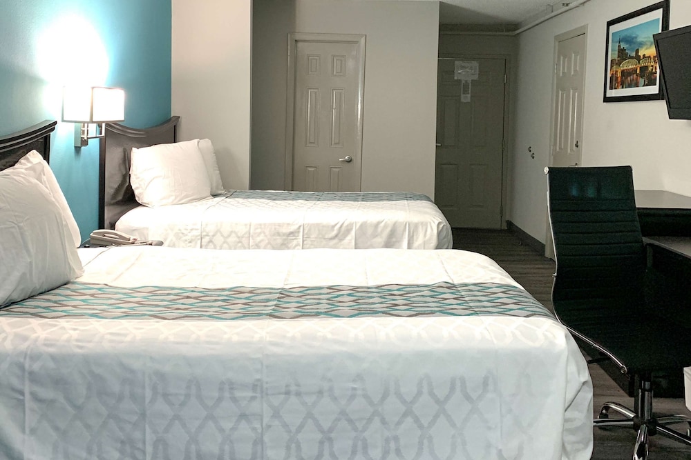 Room, 2 Double Beds - Photo 2