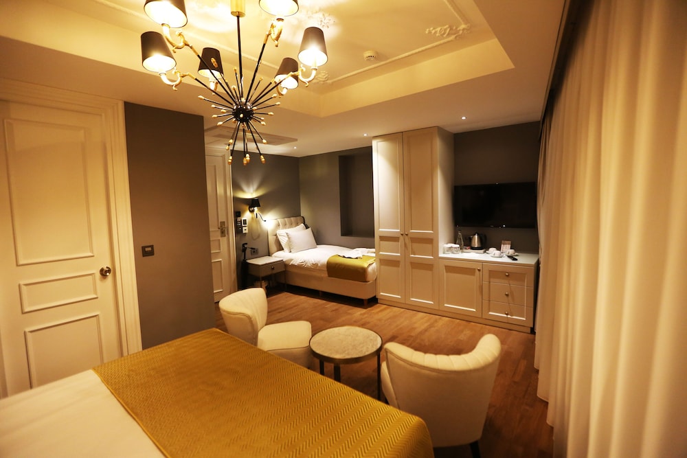 Standard Triple Room, Multiple Beds, Non Smoking photo 1