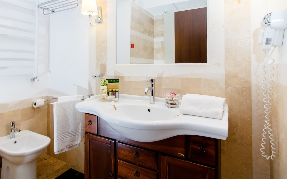 Executive Double Room - Photo 13