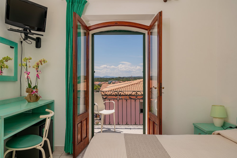 Comfort Room, Balcony - Photo 5