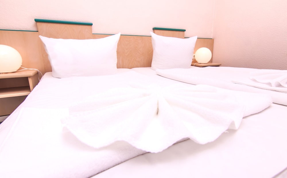 Comfort Double Room, Private Bathroom, City View photo 3