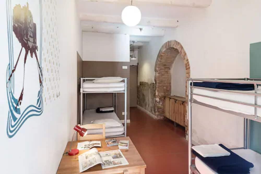 1 Bed in a 4 Beds dorm (women only) photo 2