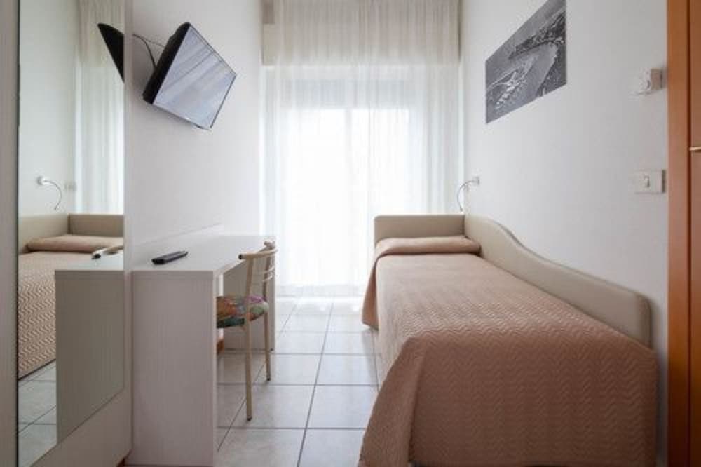 Single Room, Partial Sea View photo 1