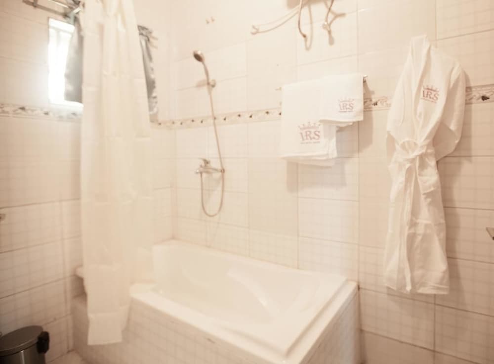 Executive Room - Photo 2