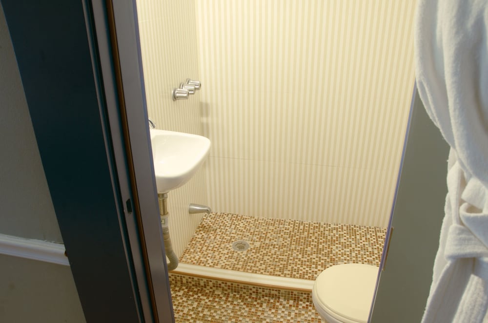 Standard Room - Photo 5