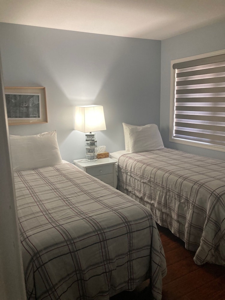 Two Bedroom Oceanfront - Sleeps 4 photo 2