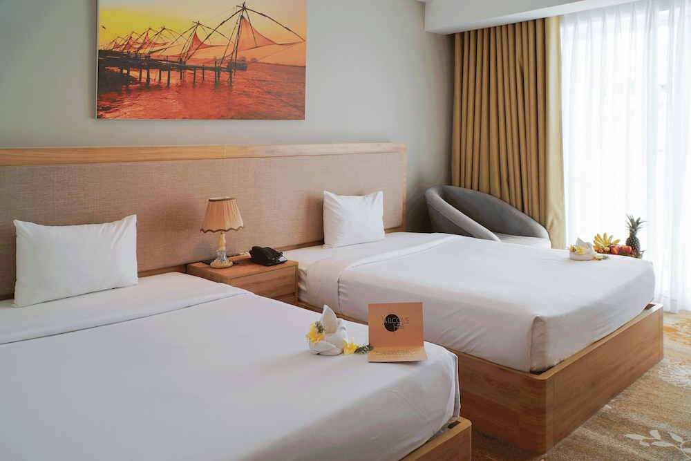Premium Twin Room, City View photo 1