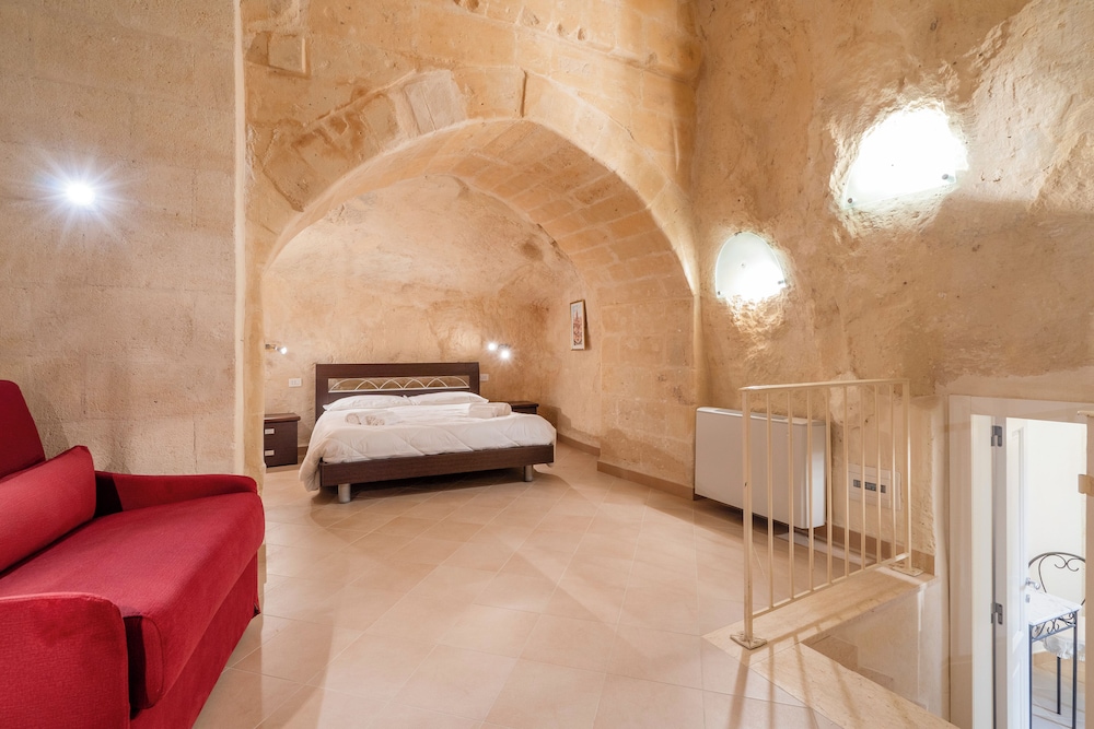 Basic Triple Room, Non Smoking, Private Bathroom