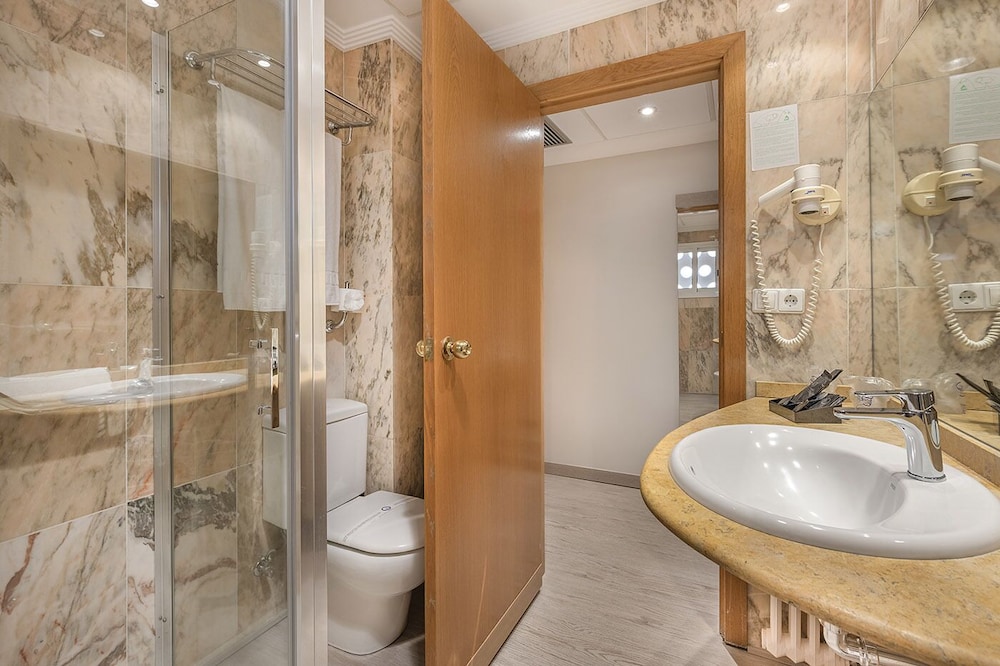 Triple Room, Terrace, City View (3 Adults)