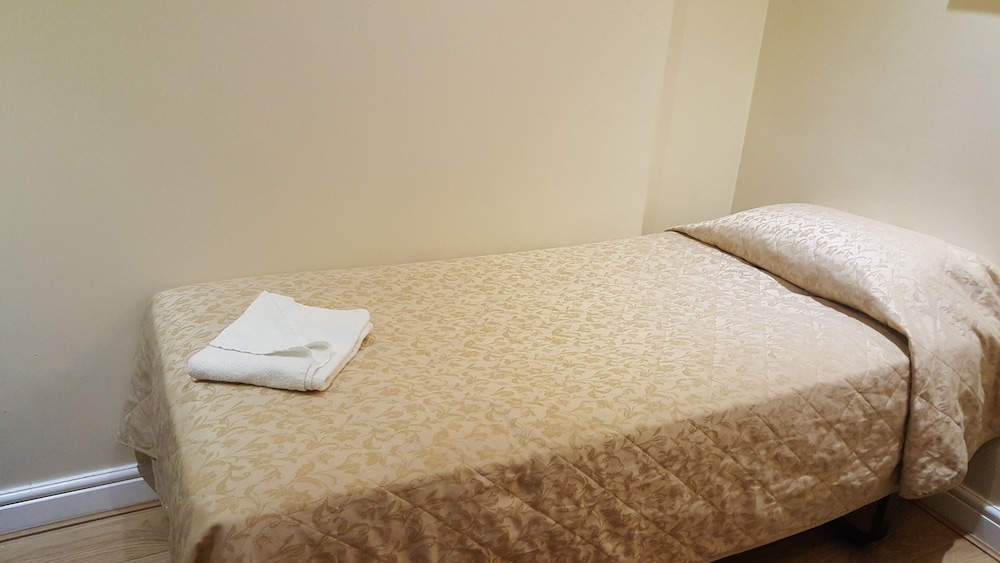 Small Single Room photo 1