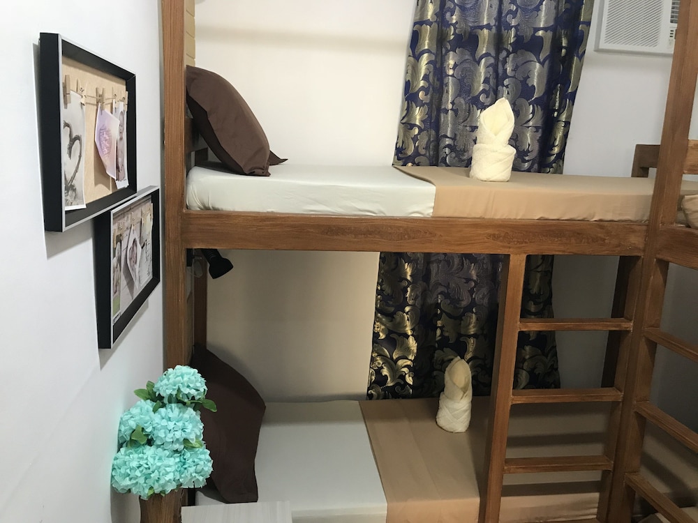 Economy Room, Shared Bathroom photo 2