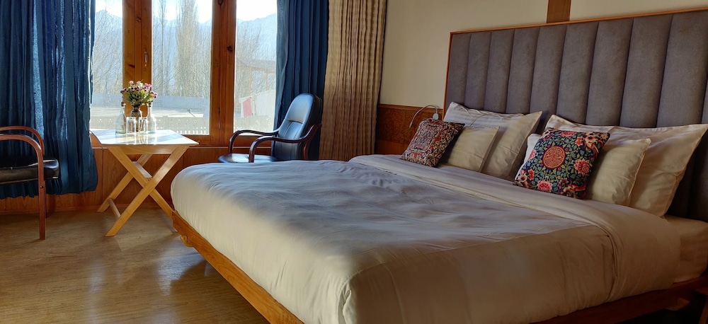 Deluxe Room - Photo 1