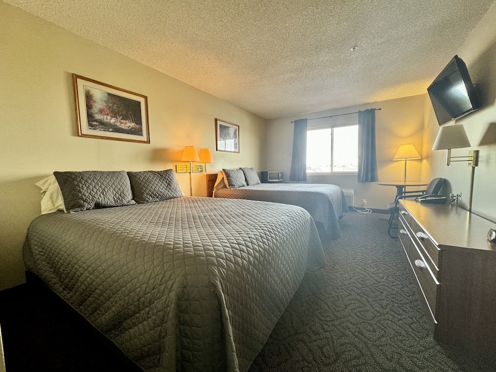 Standard Room, 2 Queen Beds, Non Smoking, Pet Friendly photo 3