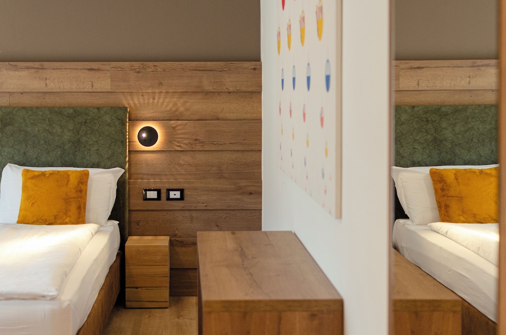Superior Double or Twin Room, 2 Twin Beds photo 3