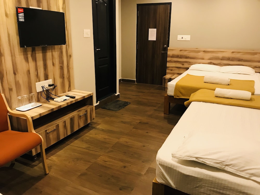 Deluxe Quadruple Room - Photo 3