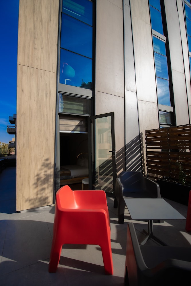 Corner King Terrace photo 3