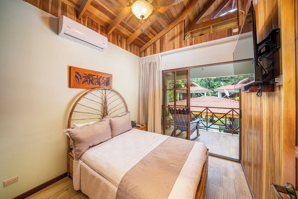 Grand Bungalow photo 1