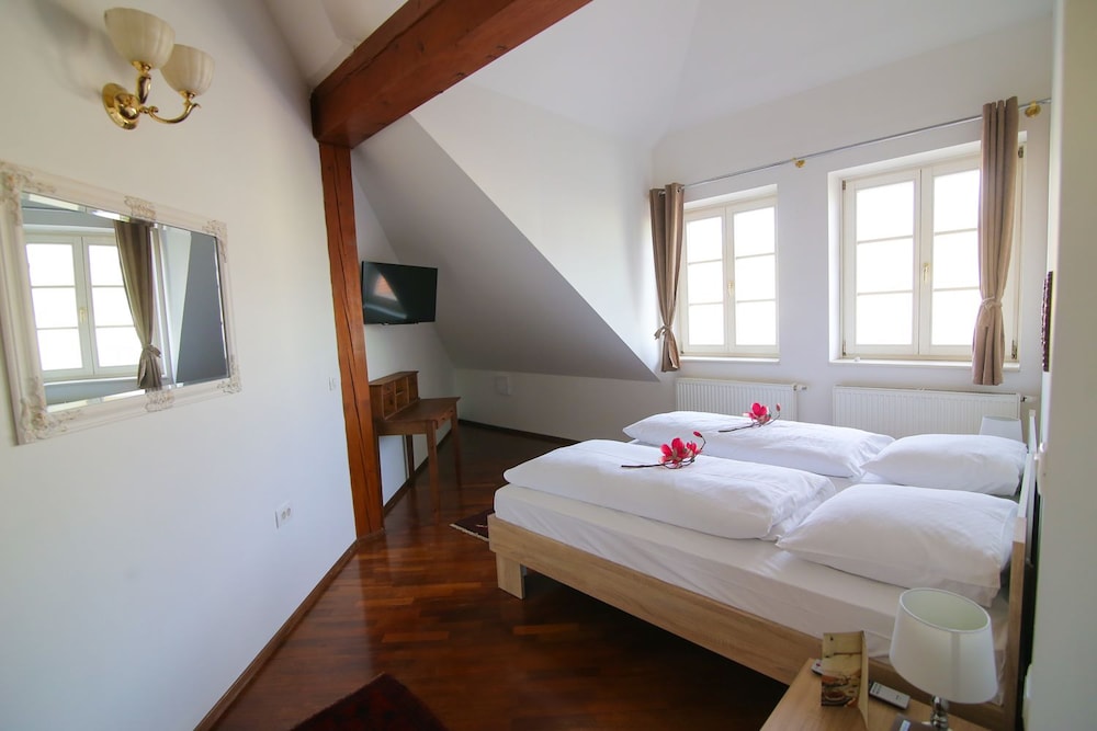 Double or Twin Room, Non Smoking photo 2