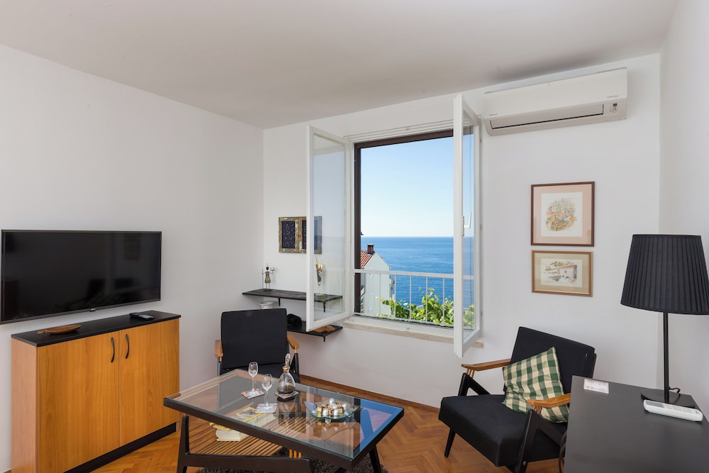 Apartment (One Bedroom Apartment with Loggia and)