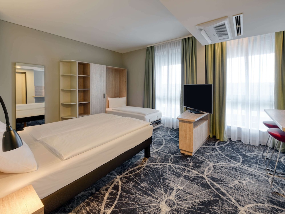 Family Double Room, Multiple Beds, Kitchenette (Modern) photo 1