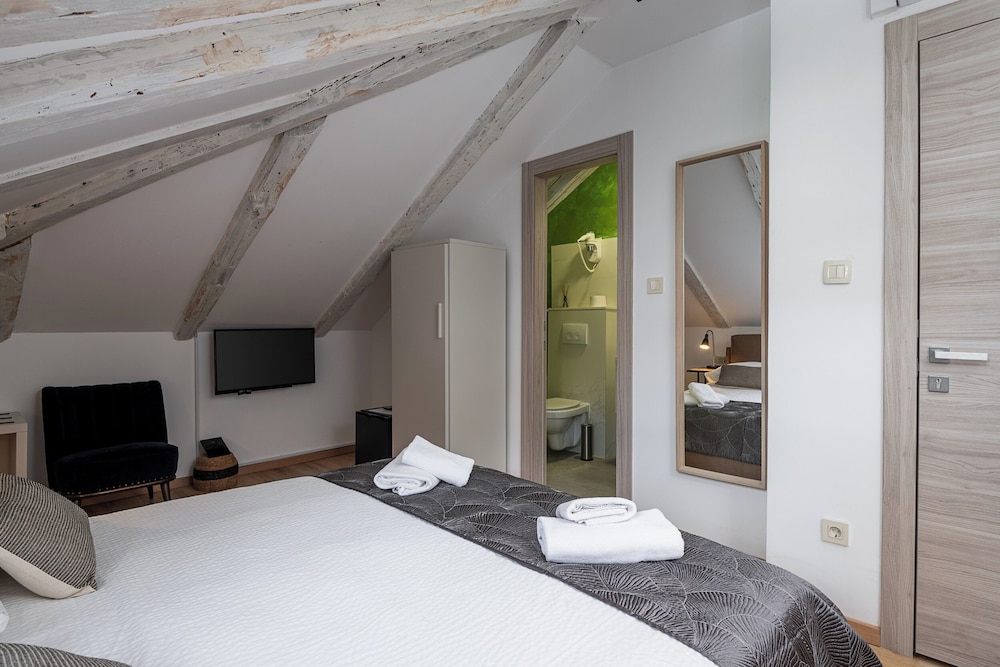 Double Room, Mountain View