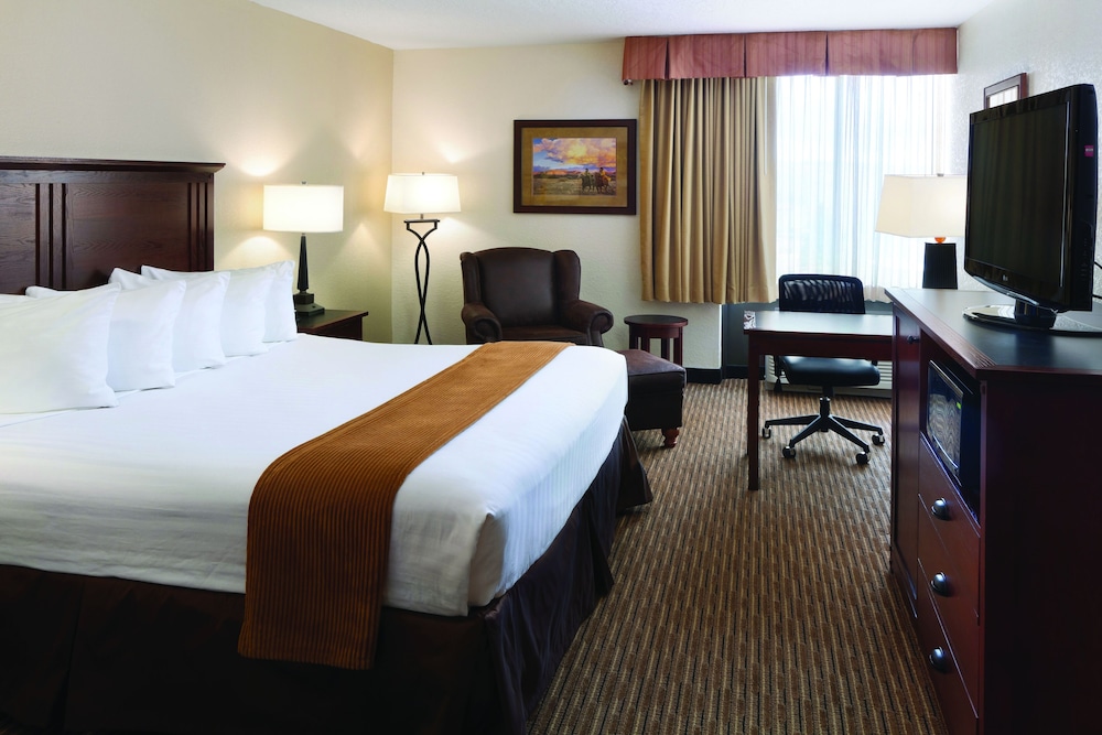 Superior Room, 1 King Bed (Classic King, Executive Floor) - Photo 1