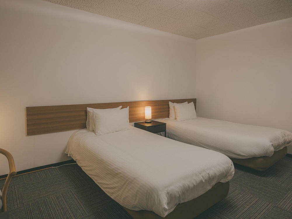 Western Room with 2 single beds - Toilet only, Non Smoking photo 2